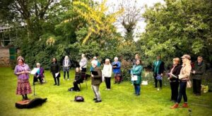 Outdoor singing workshops - alibullivent.co.uk